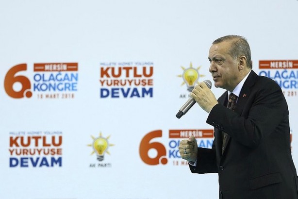 Foto - Cumhurbaşkanı Erdoğan, 105 yaşındaki Fikriye ninenin elini öptü
