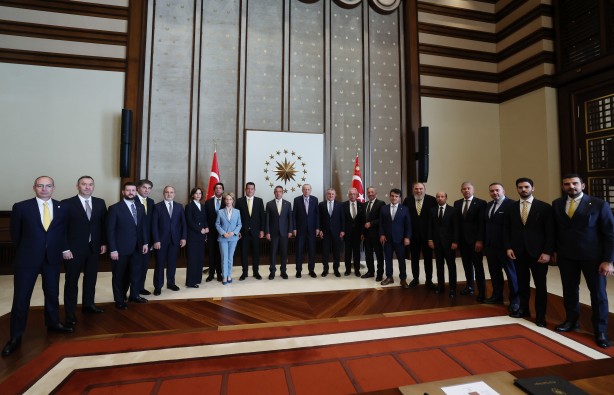 Foto - Cumhurbaşkanı Erdoğan, Ali Koç'a ders verdi