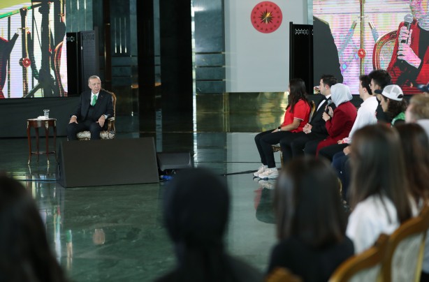 Foto - Cumhurbaşkanı Erdoğan: Araçta giderken işaret ediyorum 'şunu at at' diye...