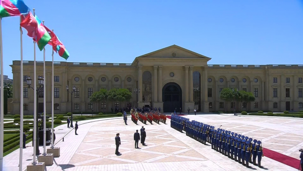 Foto - Cumhurbaşkanı Erdoğan, Azerbaycan’da resmi törenle karşılandı