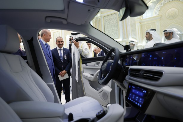 Foto - Cumhurbaşkanı Erdoğan BAE Devlet Başkanı Al Nahyan'a TOGG hediye etti