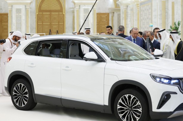 Foto - Cumhurbaşkanı Erdoğan BAE Devlet Başkanı Al Nahyan'a TOGG hediye etti