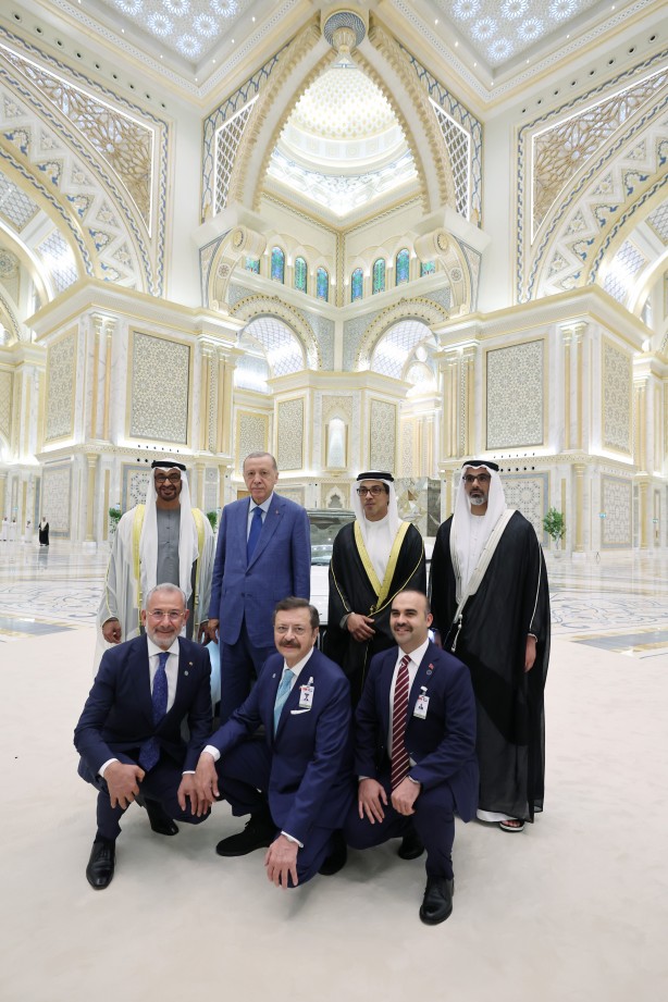 Foto - Cumhurbaşkanı Erdoğan BAE Devlet Başkanı Al Nahyan'a TOGG hediye etti