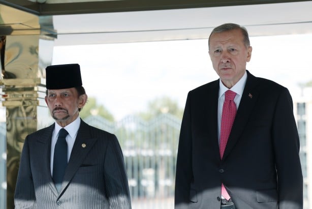 Cumhurbaşkanı Erdoğan, Brunei Darusselam Sultanı Waddaulah’ı resmi törenle karşıladı