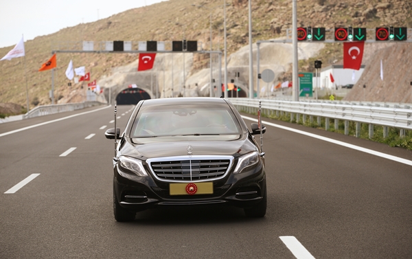 Foto - Cumhurbaşkanı Erdoğan direksiyonun başına geçip bizzat test etti