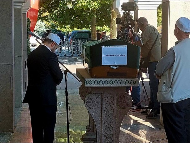 Foto - Cumhurbaşkanı Erdoğan eski yazarımız Mehmet Doğan'ın cenaze törenine katıldı