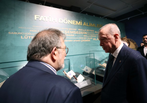 Foto - Cumhurbaşkanı Erdoğan, Fatih Sultan Mehmet Sergisi'ni gezdi