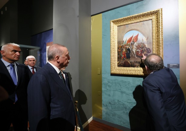 Foto - Cumhurbaşkanı Erdoğan, Fatih Sultan Mehmet Sergisi'ni gezdi