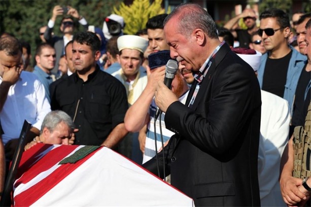 Foto - Cumhurbaşkanı Erdoğan gözyaşlarına hakim olamadı