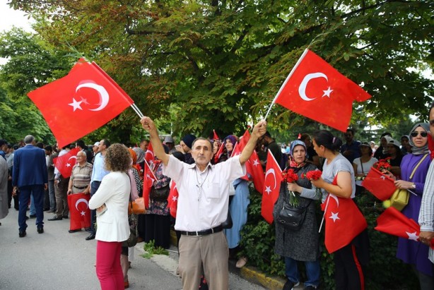 Foto - Cumhurbaşkanı Erdoğan güllerle karşılandı