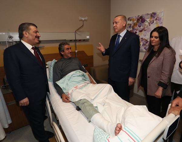Foto - Cumhurbaşkanı Erdoğan hastanede yaralıları ziyaret etti