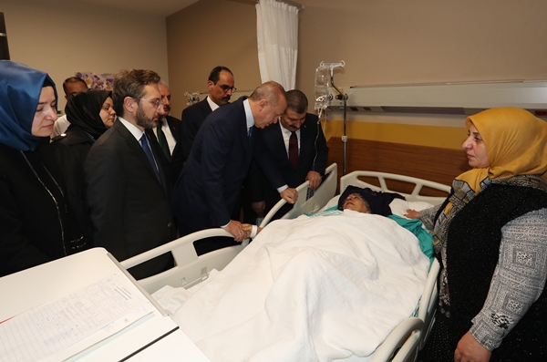 Foto - Cumhurbaşkanı Erdoğan hastanede yaralıları ziyaret etti