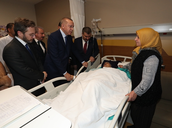 Foto - Cumhurbaşkanı Erdoğan hastanede yaralıları ziyaret etti