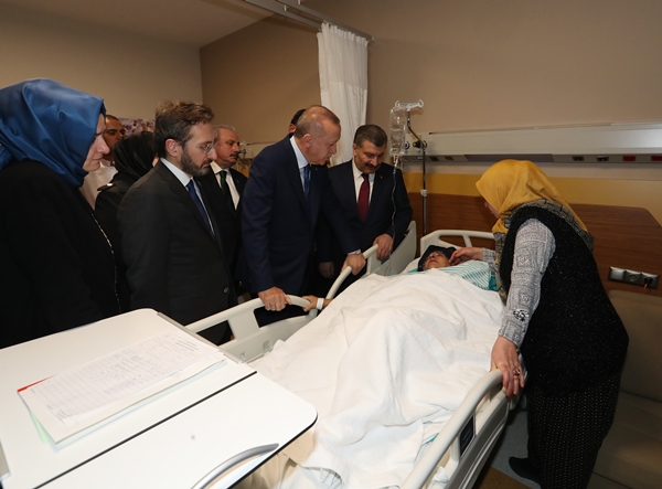 Foto - Cumhurbaşkanı Erdoğan hastanede yaralıları ziyaret etti