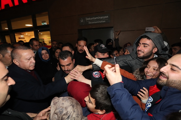 Foto - Cumhurbaşkanı Erdoğan hastanede yaralıları ziyaret etti