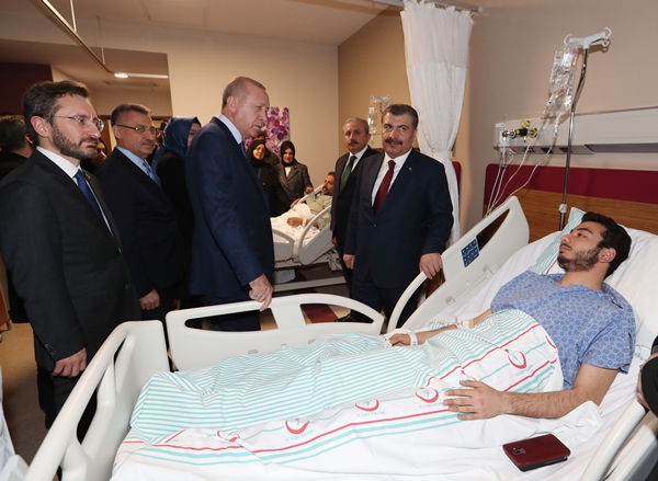 Foto - Cumhurbaşkanı Erdoğan hastanede yaralıları ziyaret etti