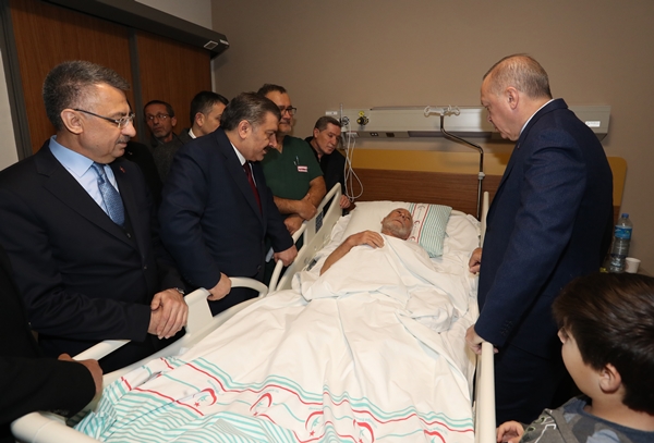 Foto - Cumhurbaşkanı Erdoğan hastanede yaralıları ziyaret etti