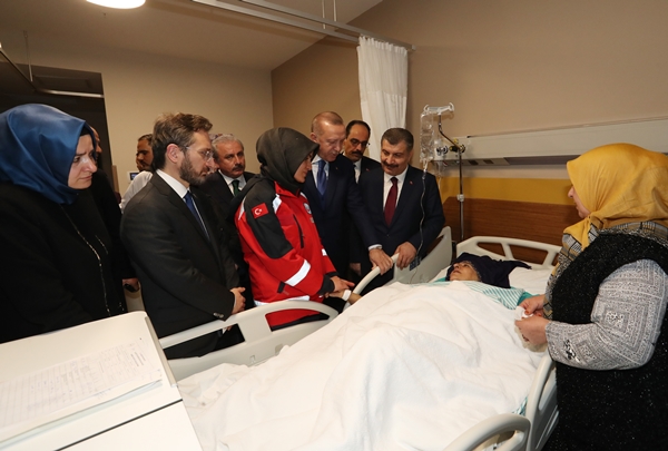 Foto - Cumhurbaşkanı Erdoğan hastanede yaralıları ziyaret etti