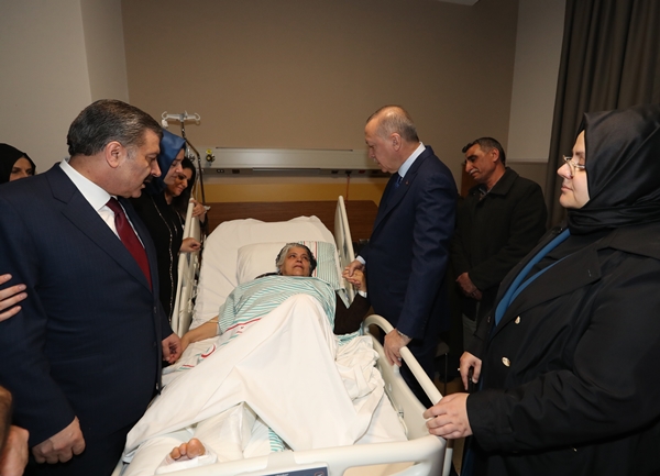 Foto - Cumhurbaşkanı Erdoğan hastanede yaralıları ziyaret etti
