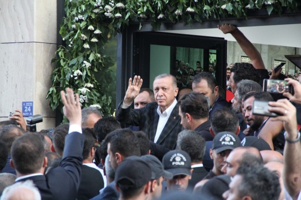 Foto - Cumhurbaşkanı Erdoğan için akın akın geldiler! Büyük sevgi gösterisi