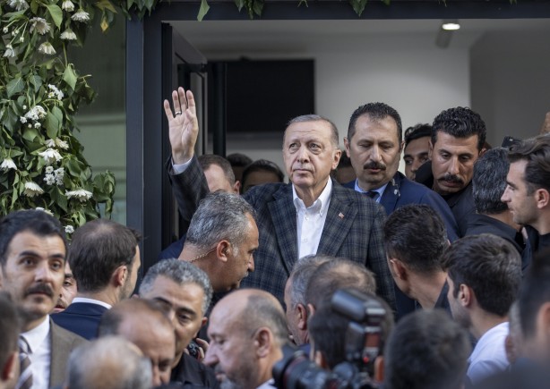 Cumhurbaşkanı Erdoğan için akın akın geldiler! Büyük sevgi gösterisi