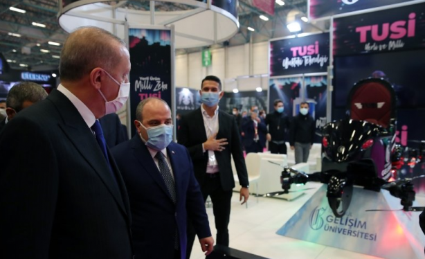 Foto - Cumhurbaşkanı Erdoğan inceledi! 'Uçan araba' Tusi görücüye çıktı