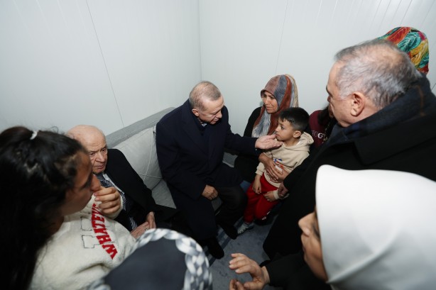 Foto - Cumhurbaşkanı Erdoğan konteyner kenti ziyaret etti