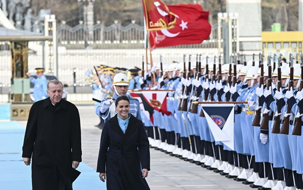 Foto - Cumhurbaşkanı Erdoğan külliyede resmi törenle karşıladı