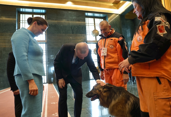Foto - Cumhurbaşkanı Erdoğan külliyede resmi törenle karşıladı