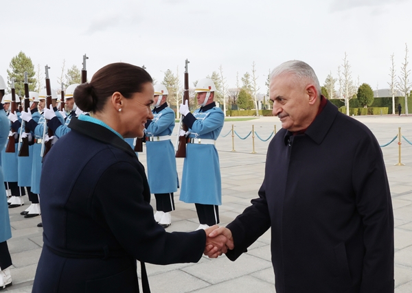 Foto - Cumhurbaşkanı Erdoğan külliyede resmi törenle karşıladı