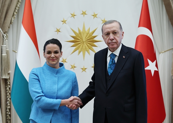 Foto - Cumhurbaşkanı Erdoğan külliyede resmi törenle karşıladı