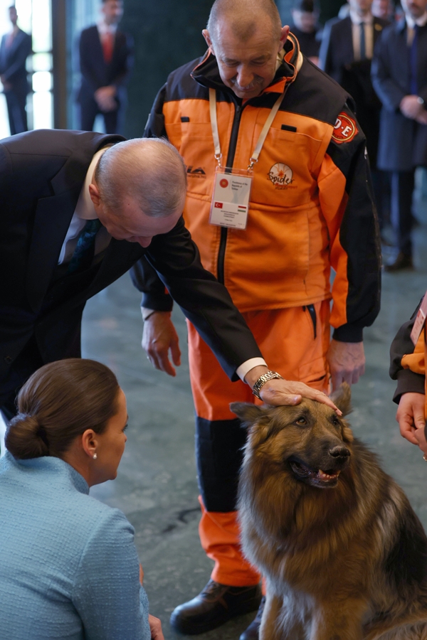 Foto - Cumhurbaşkanı Erdoğan külliyede resmi törenle karşıladı