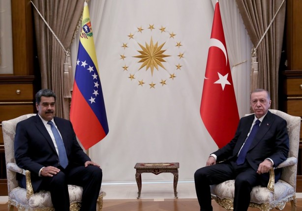 Cumhurbaşkanı Erdoğan, Maduro'yu resmi törenle karşıladı