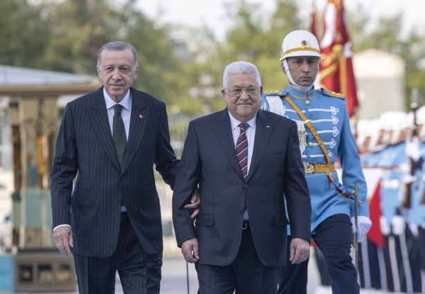 Cumhurbaşkanı Erdoğan, Mahmud Abbas'ı resmi törenle karşıladı
