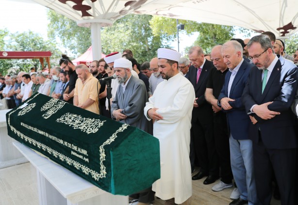 Foto - Cumhurbaşkanı Erdoğan, Mehmet Nimet Kaya'nın cenaze törenine katıldı