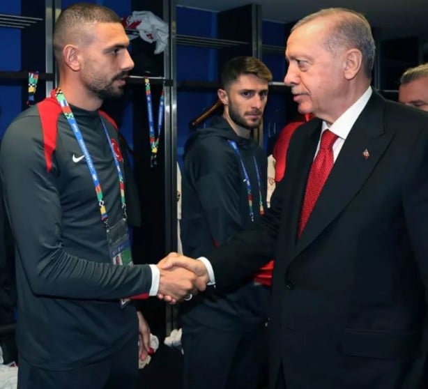 Foto - Cumhurbaşkanı Erdoğan milli futbolcularımızı tebrik etti