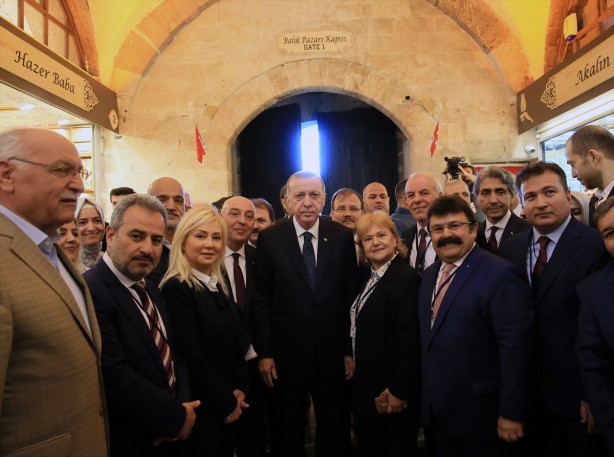Foto - Cumhurbaşkanı Erdoğan Mısır Çarşısı'nı gezdi