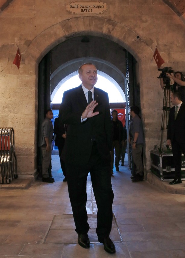 Foto - Cumhurbaşkanı Erdoğan Mısır Çarşısı'nı gezdi