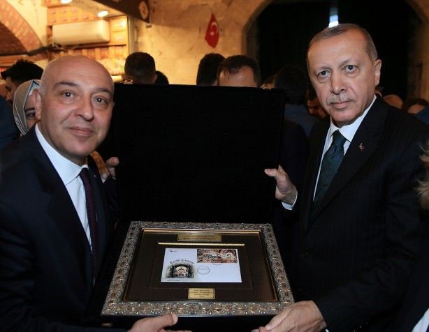 Foto - Cumhurbaşkanı Erdoğan Mısır Çarşısı'nı gezdi