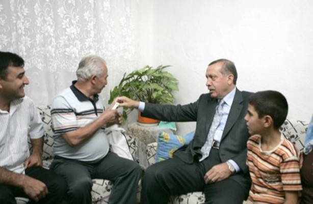Foto - Cumhurbaşkanı Erdoğan onlarca vatandaşa böyle sigara bıraktırdı!