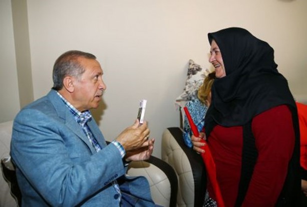 Foto - Cumhurbaşkanı Erdoğan onlarca vatandaşa böyle sigara bıraktırdı!