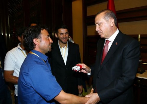 Foto - Cumhurbaşkanı Erdoğan onlarca vatandaşa böyle sigara bıraktırdı!