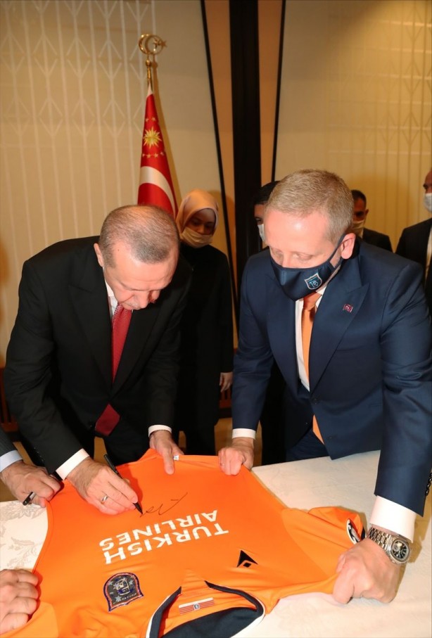 Foto - Cumhurbaşkanı Erdoğan şampiyon Başakşehir'i kabul etti