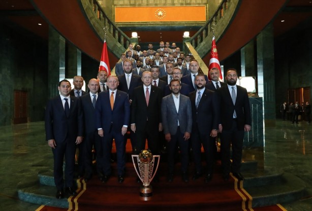 Foto - Cumhurbaşkanı Erdoğan şampiyon Başakşehir'i kabul etti