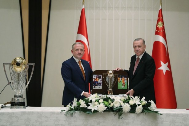 Foto - Cumhurbaşkanı Erdoğan şampiyon Başakşehir'i kabul etti