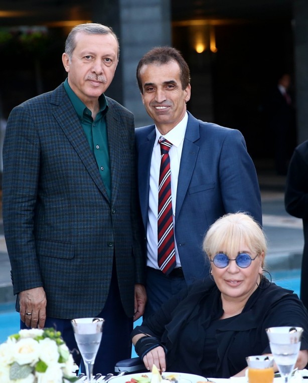 Foto - Cumhurbaşkanı Erdoğan, sporcu ve sanatçılarla birlikte iftar yaptı
