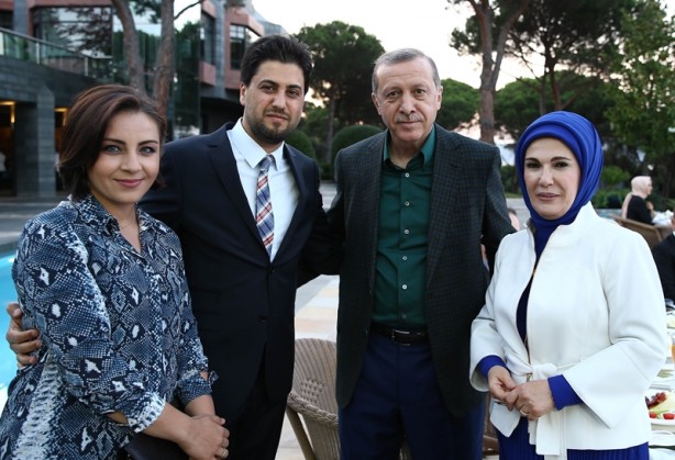 Foto - Cumhurbaşkanı Erdoğan, sporcu ve sanatçılarla birlikte iftar yaptı