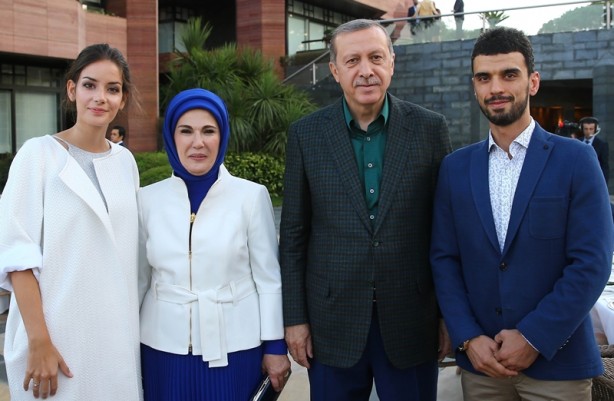 Foto - Cumhurbaşkanı Erdoğan, sporcu ve sanatçılarla birlikte iftar yaptı