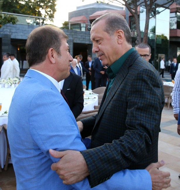 Foto - Cumhurbaşkanı Erdoğan, sporcu ve sanatçılarla birlikte iftar yaptı