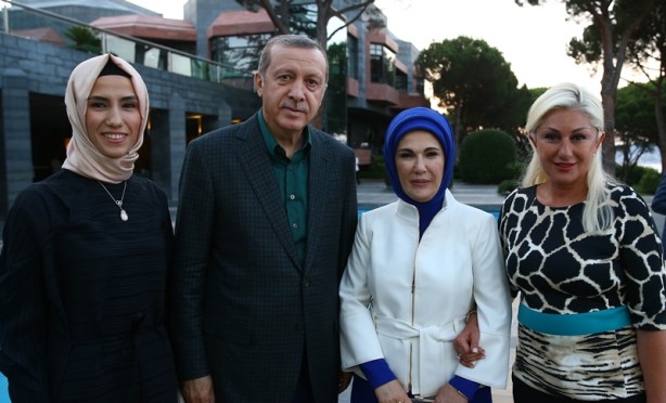 Foto - Cumhurbaşkanı Erdoğan, sporcu ve sanatçılarla birlikte iftar yaptı